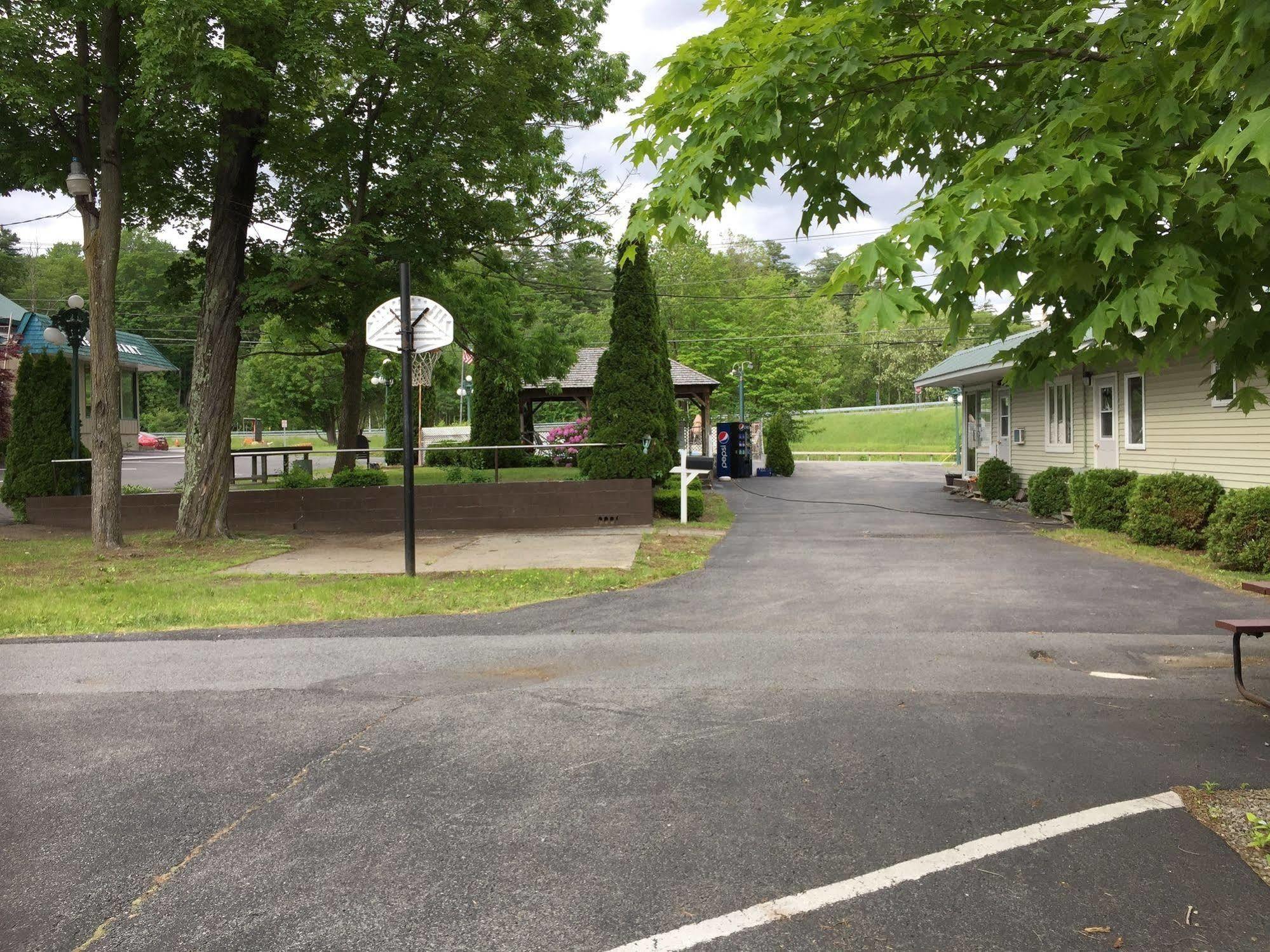 Adirondack Oasis Motel Lake George Exterior foto